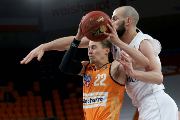 他又在定位 他又在定位