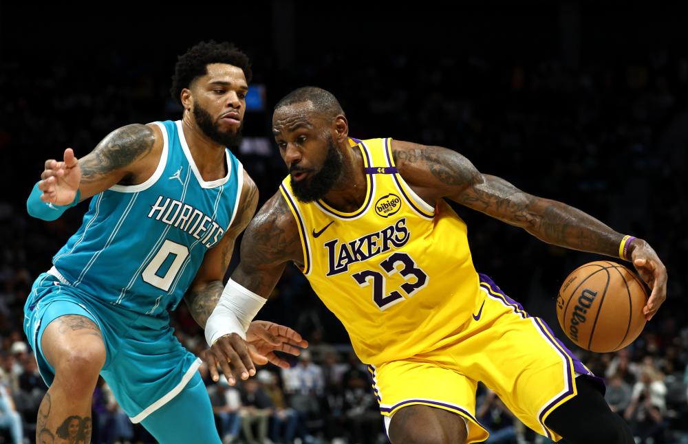 际足坛的广 际足坛的广