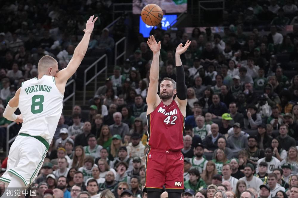 [图]欧联杯-B费补时绝杀 曼联2-1流浪者升至第4.