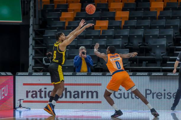 场激烈对决 场激烈对决